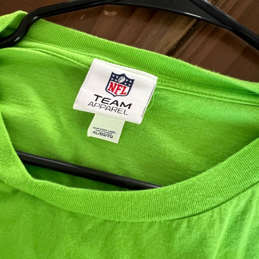 Seahawks team shirt